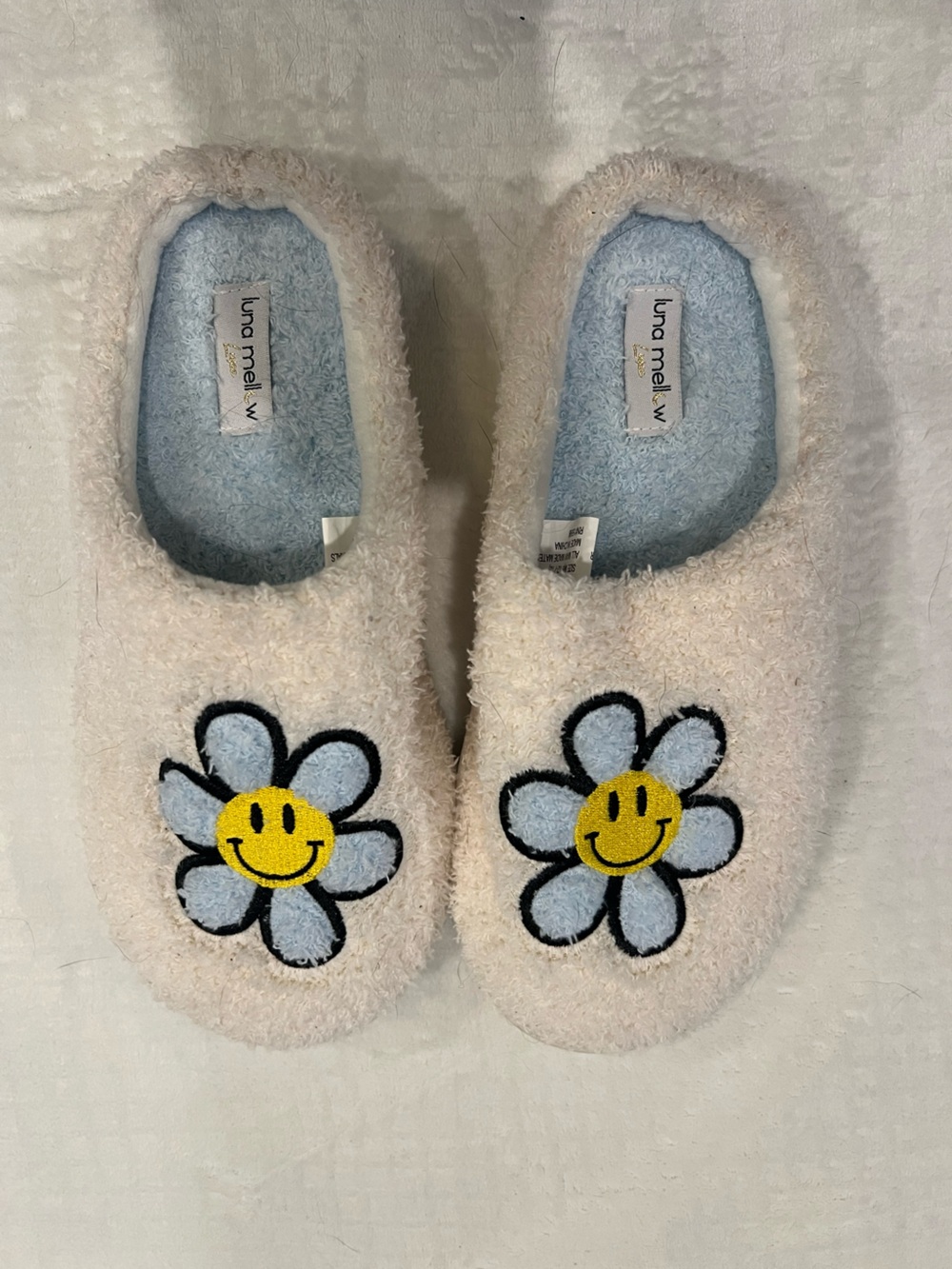 Luna Mellow Fuzzy Daisy Smiley Slippers - Cream & Light Blue